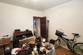 EKSKLUZIVNO - prostrani stan na Sisplacu!, Pula, Appartement