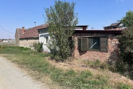 Vrpolje kuća kod igrališta, Vrpolje, House