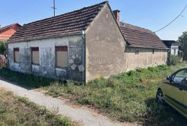 Vrpolje kuća kod igrališta, Vrpolje, House