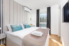 MALINSKA - APARTMAN S BAZENOM I POGLEDOM 300m OD MORA, Malinska-Dubašnica, Kвартира