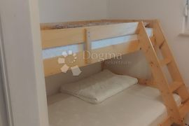 GRAD KRK - APARTMAN S VELIKOM OKUĆNICOM, Krk, Kвартира