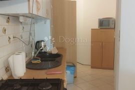 GRAD KRK - APARTMAN S VELIKOM OKUĆNICOM, Krk, Kвартира