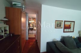 Velika Gorica, centar - obiteljski stan 80m2, uređen, 2 kat, Velika Gorica, Appartment