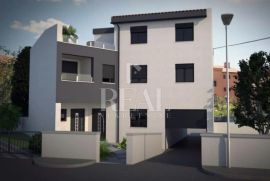 Kaštanjer stan 93m2 (3SS+DB) kod nove bolnice !, Pula, Apartamento