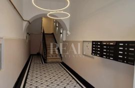 Centar, predivan novouređeni stan 2S+DB, Rijeka, Apartamento