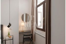 Centar, predivan novouređeni stan 2S+DB, Rijeka, Apartamento