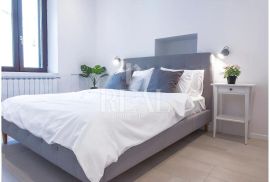 Centar, predivan novouređeni stan 2S+DB, Rijeka, Apartamento