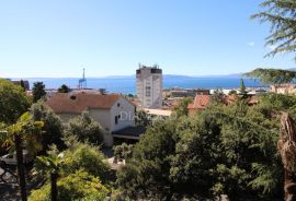 Rijeka, prostrani stan ispunjen bogatom poviješću., Rijeka, Appartment