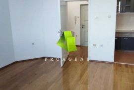 Nenamešten dvosoban stan u centru ID#5457, Niš-Mediana, Appartment