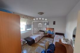 Sabunike - Apartmanska kuća s velikom okućnicom - 398000€, Privlaka, Famiglia