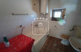 Ražanac - okolica, kuća prizemnica 86 m2 veliki vrt! 120000€, Ražanac, Famiglia