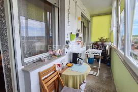 Pula - blizina centra, stan 60,57 m2 5.kat, Pula, Appartment