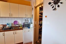 Pula - blizina centra, stan 60,57 m2 5.kat, Pula, Appartment