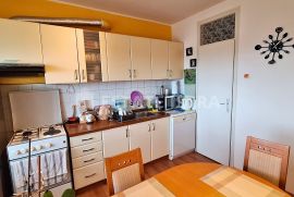 Pula - blizina centra, stan 60,57 m2 5.kat, Pula, Appartment