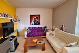 Pula - blizina centra, stan 60,57 m2 5.kat, Pula, Appartment