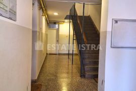 Pula - blizina centra, stan 60,57 m2 5.kat, Pula, Appartment