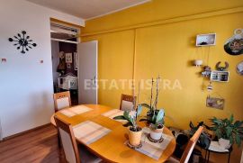 Pula - blizina centra, stan 60,57 m2 5.kat, Pula, Appartment