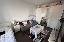 Adaptiran stan 27,80 m2 sa terasom, Trešnjevka, Zagreb, Apartamento