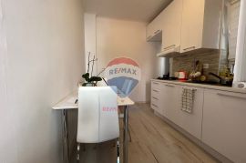 Adaptiran stan 27,80 m2 sa terasom, Trešnjevka, Zagreb, Appartement