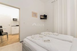 RIJEKA, CENTAR - 3 uređena apartmana u centru grada Rijeke, vrhunska investicija odmah iza Korza, Rijeka, Flat