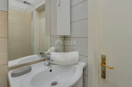 RIJEKA, CENTAR - 3 uređena apartmana u centru grada Rijeke, vrhunska investicija odmah iza Korza, Rijeka, Flat