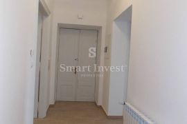 CENTAR, iznajmljuje se poslovni prostor od 133 m2, Rijeka, Commercial property