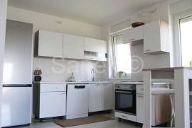 STAN U HOTO NASELJU - SV. NEDELJA, Sveta Nedelja, Apartamento