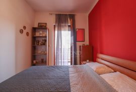 Rovinj, blizina centra, opremljen stan s velikom terasom, Rovinj, Appartment