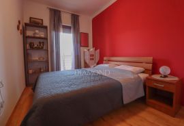 Rovinj, blizina centra, opremljen stan s velikom terasom, Rovinj, Apartamento