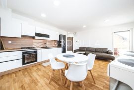 Zagreb, Rudeš, prvi najam četverosobnog stana NKP 70m2 +VPM, Zagreb, Flat