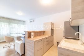 Zagreb, Zapruđe, Vankina ulica,  trosoban stan površine 56,13 m2, Zagreb, Apartamento