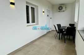 STAN 93m2 JADRANOVO - 200m od mora, Crikvenica, Apartamento