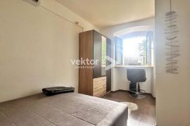 Belveder, uređen i namješten mali stan s okućnicom na korištenje, Rijeka, Appartement