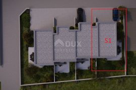 ŠIBENIK, VODICE - moderna kuća u nizu 89,39m2 + okućnica + 2 parking mjesta – S1, Vodice, House