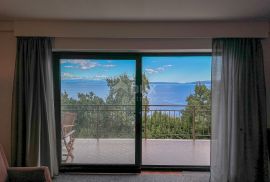 OPATIJA, IČIĆI – kuća blizu marine Ičići za uređivanje, bogata okućnica, panoramski pogled na more, garaže, Opatija - Okolica, House