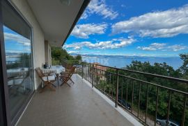 OPATIJA, IČIĆI – kuća blizu marine Ičići za uređivanje, bogata okućnica, panoramski pogled na more, garaže, Opatija - Okolica, House