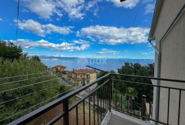 OPATIJA, IČIĆI – kuća blizu marine Ičići za uređivanje, bogata okućnica, panoramski pogled na more, garaže, Opatija - Okolica, House