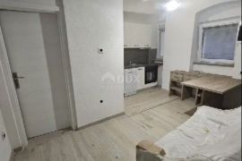 OPATIJA- stan 65m2 podjeljen u 2 aparmana s pogledom na more + okoliš, Opatija, Wohnung