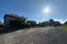 CENTAR GRADA, KUĆA, 2 POMOĆNA OBJEKTA, PLUS 2000m2 GRAĐEVINSKOG ZEMLJIŠTA, Krnjak, Ev