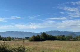 GRAĐEVINSKO ZEMLJIŠTE U BLIZINI CENTRA GRADA ,MIRNA LOKACIJA, Gospić - Okolica, Terra