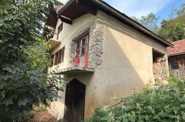 KUĆA S GOSPODARSKIM OBJEKTOM KOSINJ, Perušić, House