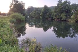 GRAĐEVINSKO ZEMLJIŠTE NA SAMOJ OBALI RIJEKE DOBRE, Ogulin, Земля