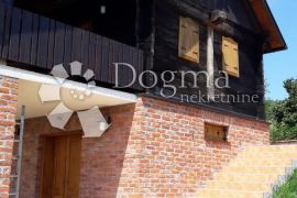 Kuće - apartmani - turističke nekretnine, Kloštar Ivanić, Famiglia