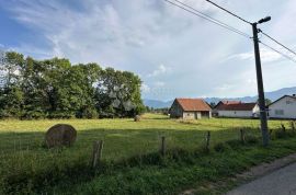 Građevinsko zemljište s ucrtanom kućom i pomoćnim objektom, Gospić - Okolica, Arazi