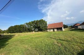 Građevinsko zemljište s ucrtanom kućom i pomoćnim objektom, Gospić - Okolica, Land