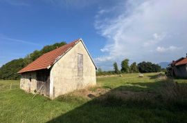 Građevinsko zemljište s ucrtanom kućom i pomoćnim objektom, Gospić - Okolica, Land