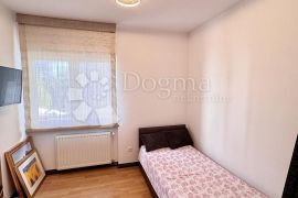 VRHUNSKI STAN TOP LOKACIJA !! 105,69+9,08+6,29m2, Maksimir, Appartement