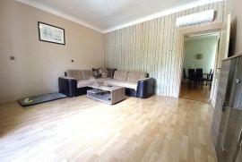 Centar, praktičan stan na dobroj lokaciji, Rijeka, Appartment