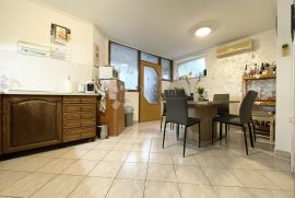 UMAG, ODLIČNA LOKACIJA, STAN SA 2 SPAVAĆE SOBE, Umag, Apartamento