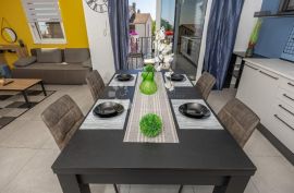 Kastav, Trinajstići, stan 90 m2, balkon, parking, Kastav, Διαμέρισμα